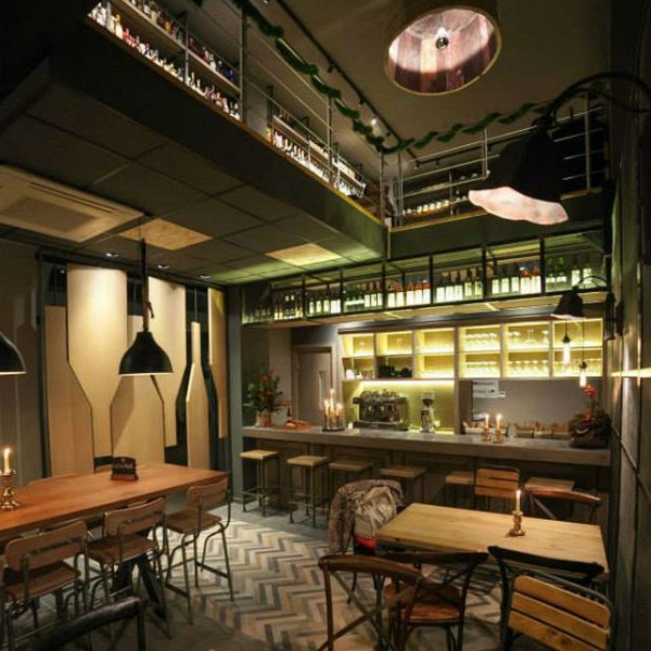 Wine bar restaurant στη Βούλα